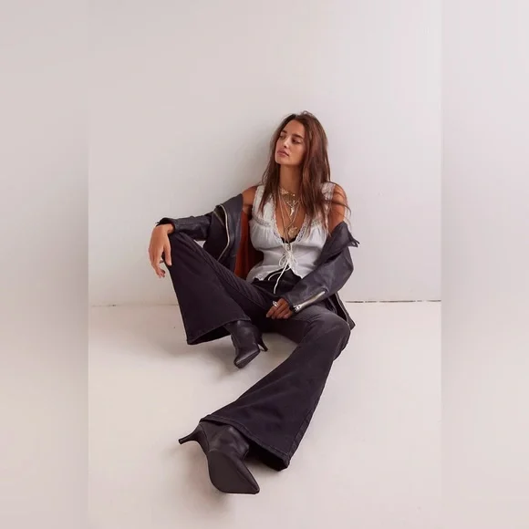 We The Free Jayde Flare Jeans Onyx NWT Size 26 - Picture 2 of 13